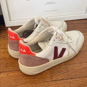 Veja Women's White and Burgundy Sneakers